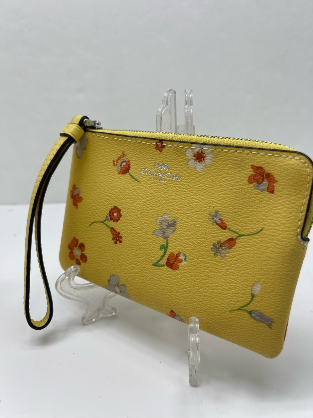 Coach Corner Zip Wristlet With Mystical Floral Print C8701
NWT - Picture 2 of 16